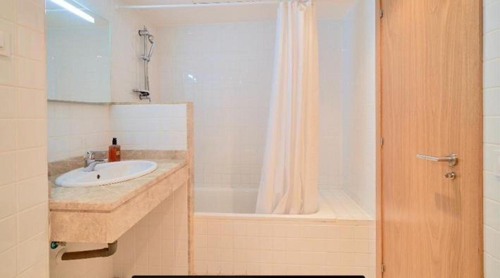 Holidays2Malaga Heroe De Sostoa Con Piscina Junto Estacion Ave Y Playa Exteriör bild